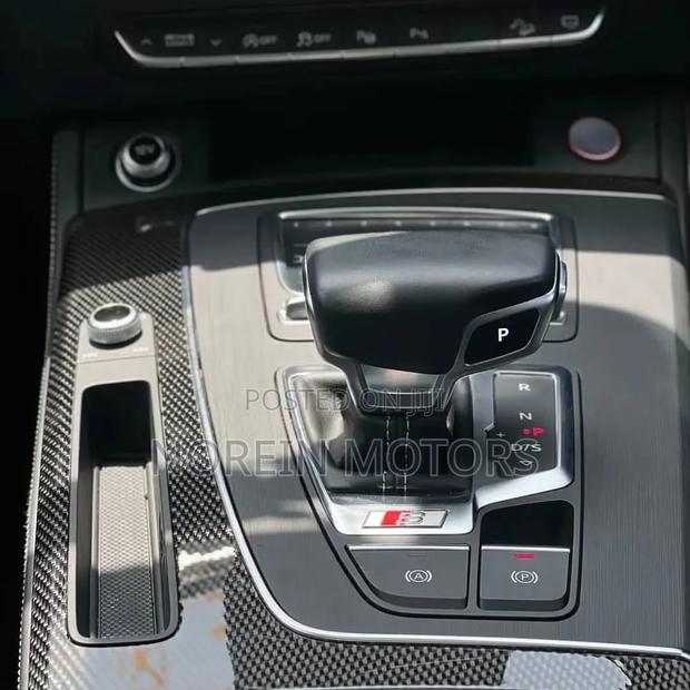 Audi Q5 45 Premium AWD quattro 2020 Matt Black