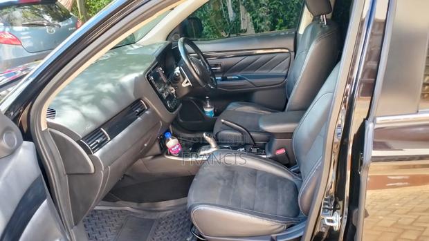 Mitsubishi Outlander 2.0 PHEV AWD 2017 Black