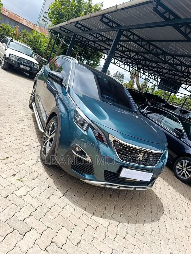 Peugeot 5008 2018 Green