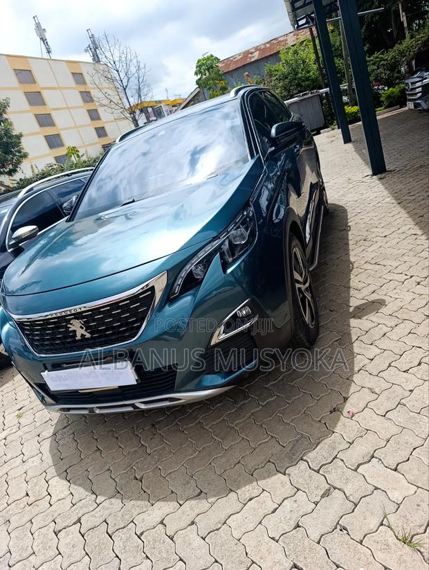Peugeot 5008 2018 Green