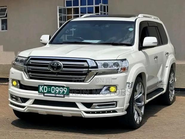 Toyota Land Cruiser 2019 White
