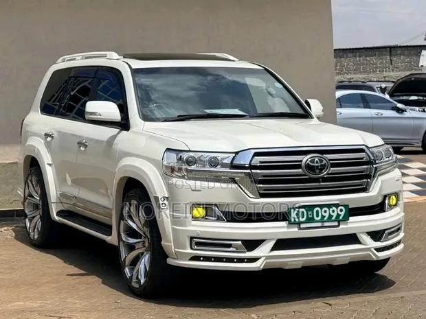 Toyota Land Cruiser 2019 White