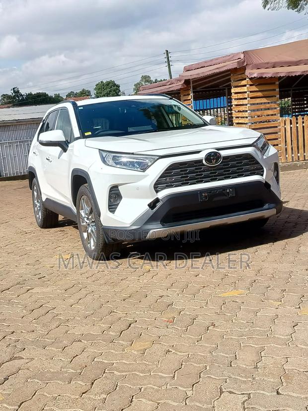 Toyota RAV4 2019 White