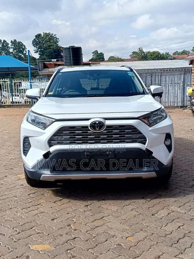 Toyota RAV4 2019 White
