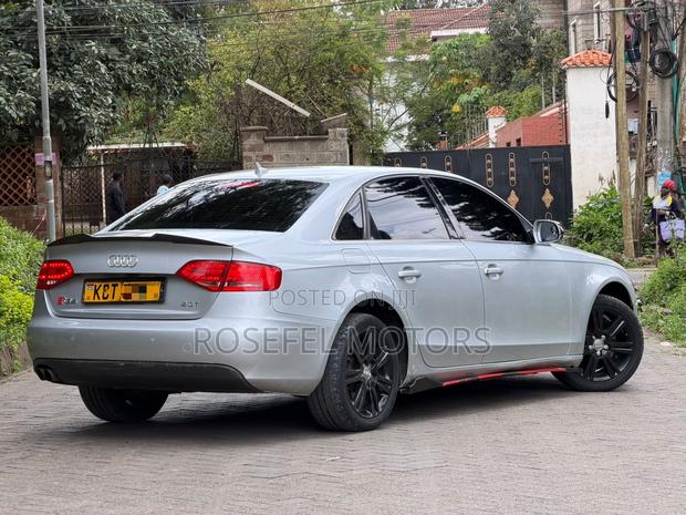Audi A4 2.0T Avant Premium Quattro 2011 Silver