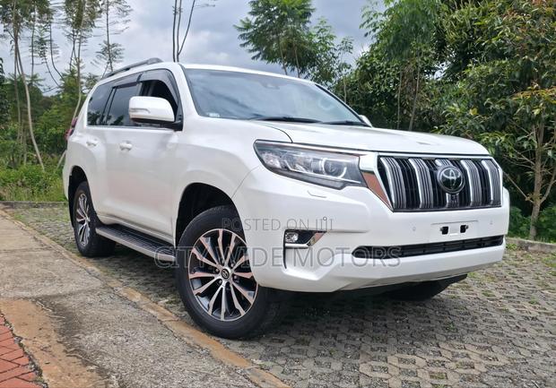 Toyota Land Cruiser Prado 2021 White