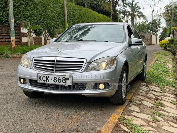 Mercedes-Benz C200 2010 Silver