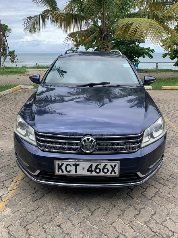 Volkswagen Passat 2012 Blue