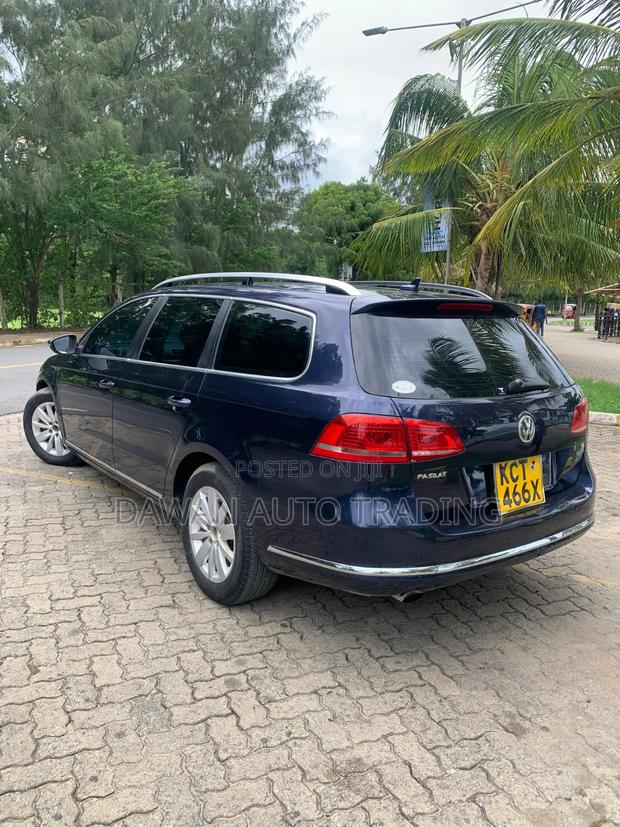 Volkswagen Passat 2012 Blue