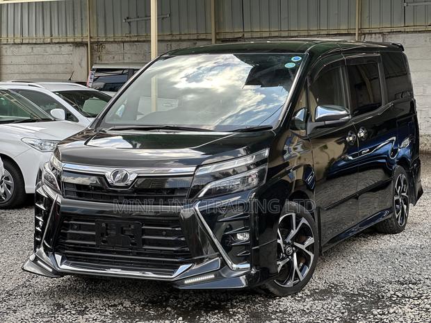 Toyota Voxy 2019 Green