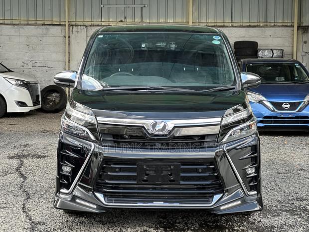 Toyota Voxy 2019 Green