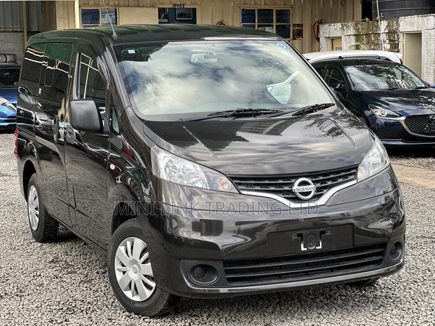 Nissan NV200 SV 2019 Brown