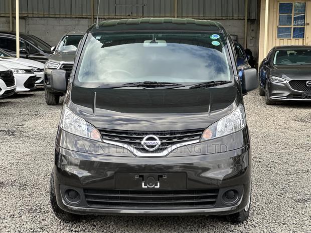 Nissan NV200 SV 2019 Brown