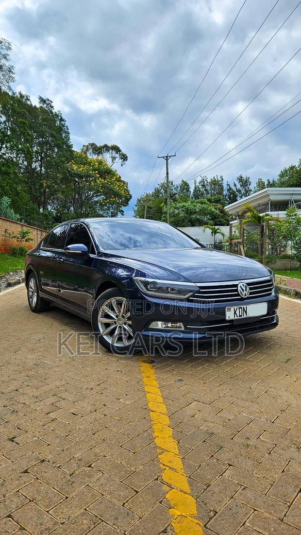 Volkswagen Passat 2016 Blue