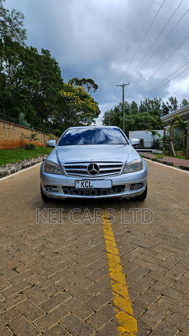 Mercedes-Benz C200 2010 Silver