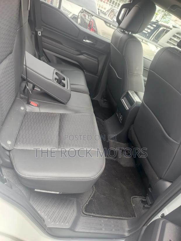 Toyota Land Cruiser Prado 2024 White
