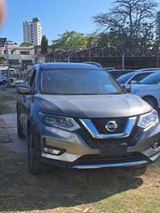 Nissan X-Trail 2.0 Petrol AWD 2019 Gray for sale