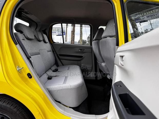 Toyota Passo 2018 Yellow