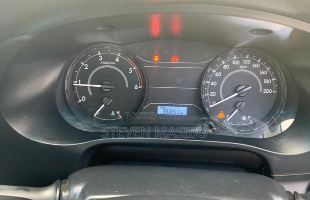 Toyota Hilux 2019 White