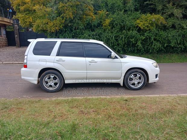 Subaru Forester Automatic 2005 White