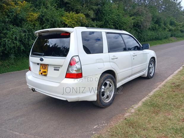 Subaru Forester Automatic 2005 White
