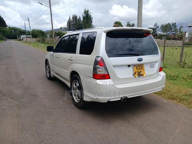 Subaru Forester Automatic 2005 White