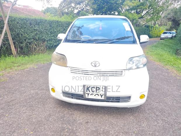 Toyota Porte 1.3 FWD 2011 White