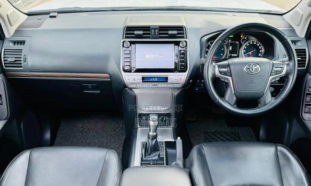 Toyota Land Cruiser Prado 2.8 2019 White