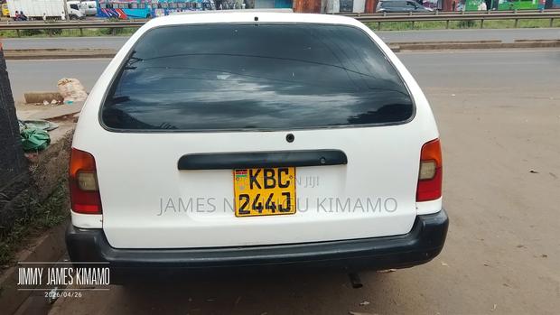 Toyota Corolla 2002 White