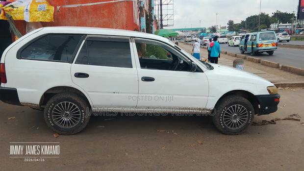 Toyota Corolla 2002 White