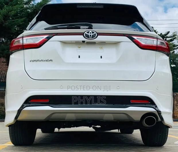 Toyota Harrier 2.0 2019 White