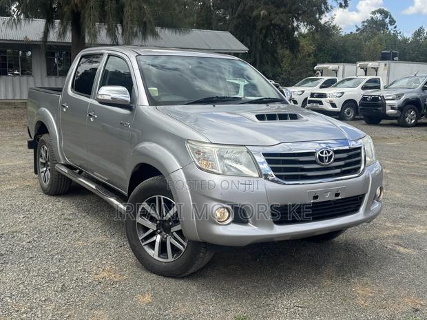 Toyota Hilux 2016 Silver