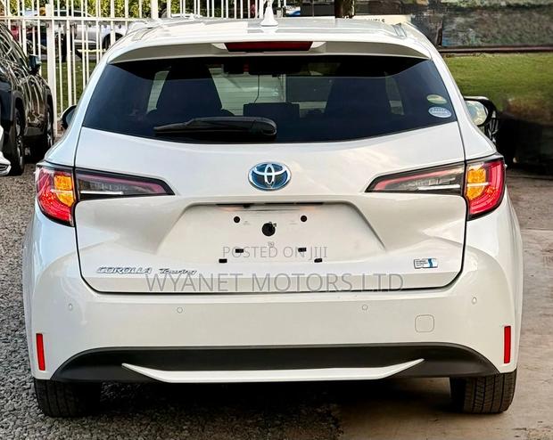 Toyota Corolla LE Eco (1.8L 4cyl 2A) 2019 White