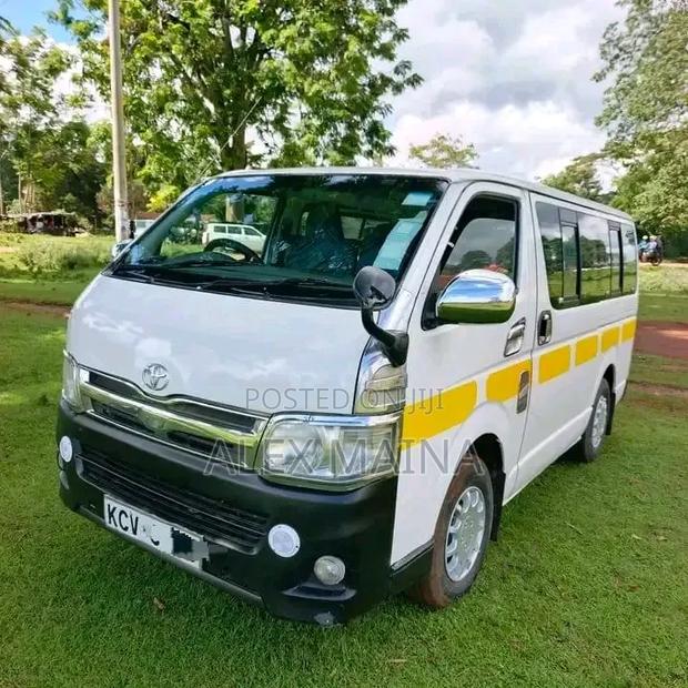 Toyota HiAce 2014 White