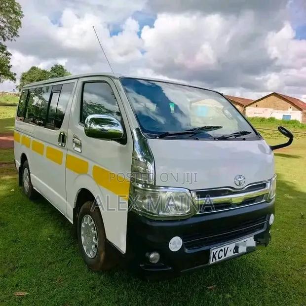 Toyota HiAce 2014 White
