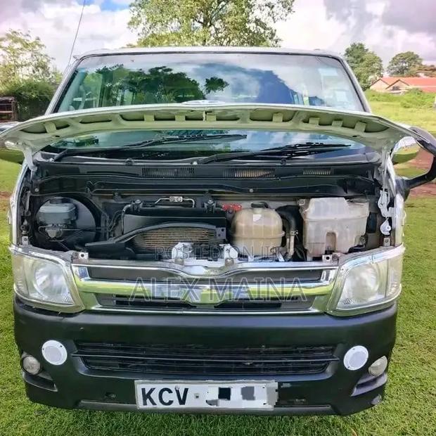Toyota HiAce 2014 White