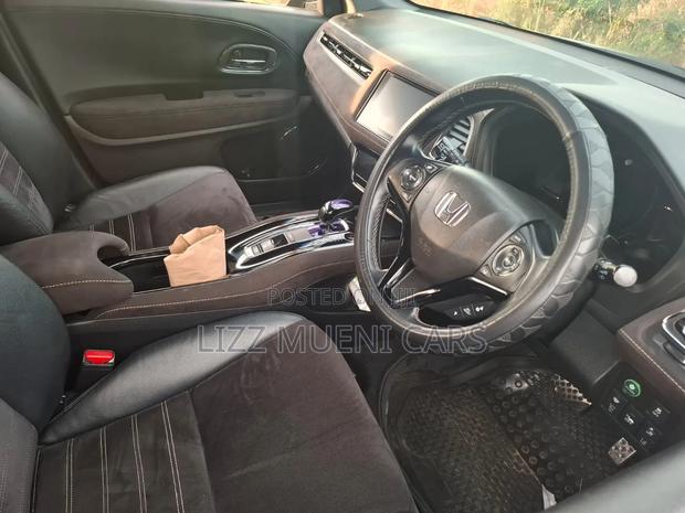 Honda Vezel 1.5 Hybrid 2WD 2017 Black
