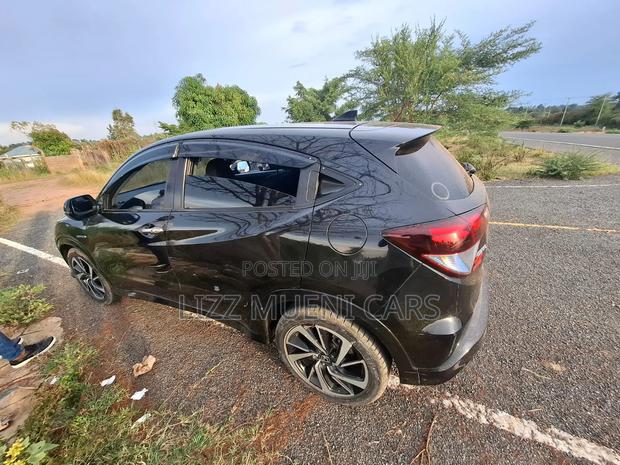 Honda Vezel 1.5 Hybrid 2WD 2017 Black