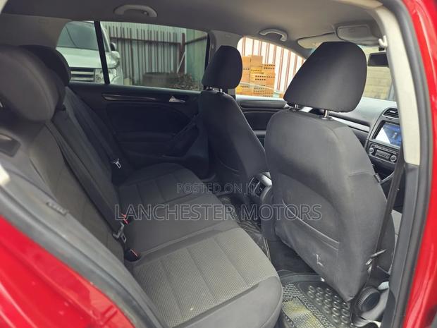 Volkswagen Golf 2011 Red