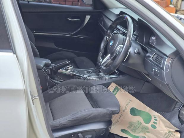 BMW 320i 2011 White