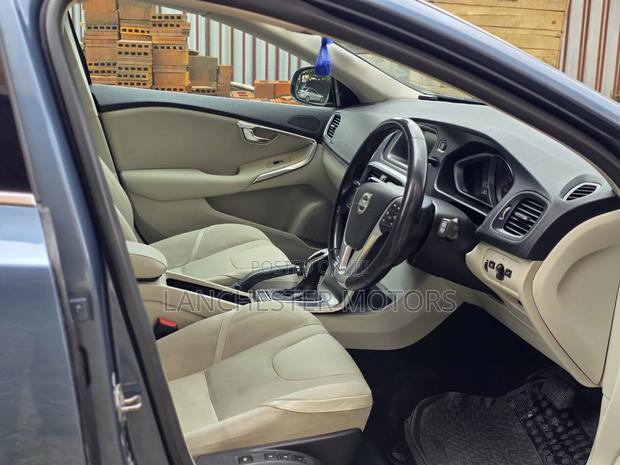Volvo V40 2014 Blue