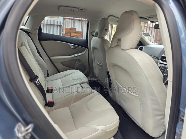 Volvo V40 2014 Blue