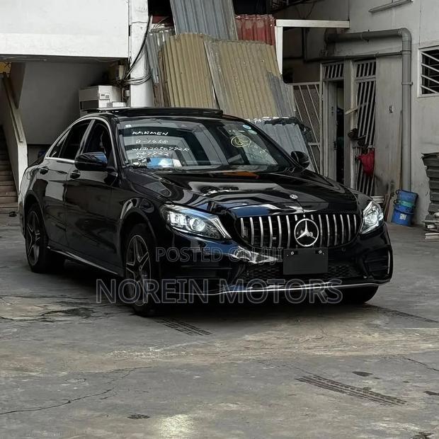 Mercedes-Benz C200 2019 Matt Black
