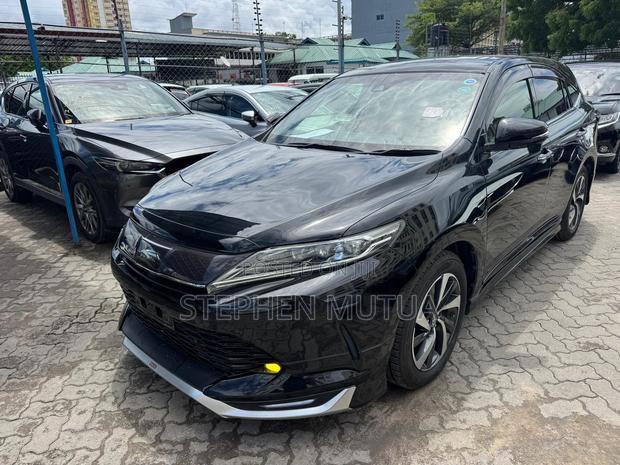Toyota Harrier 2.0 2019 Black