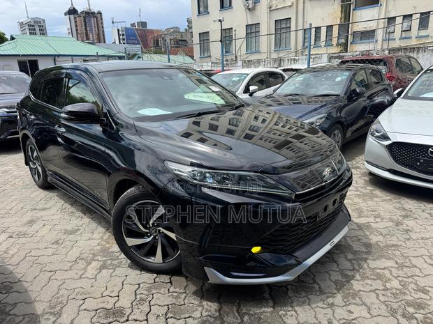 Toyota Harrier 2.0 2019 Black