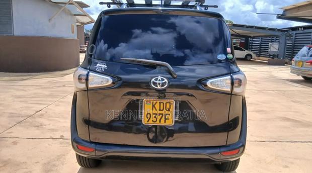 Toyota Sienta 2017 Black