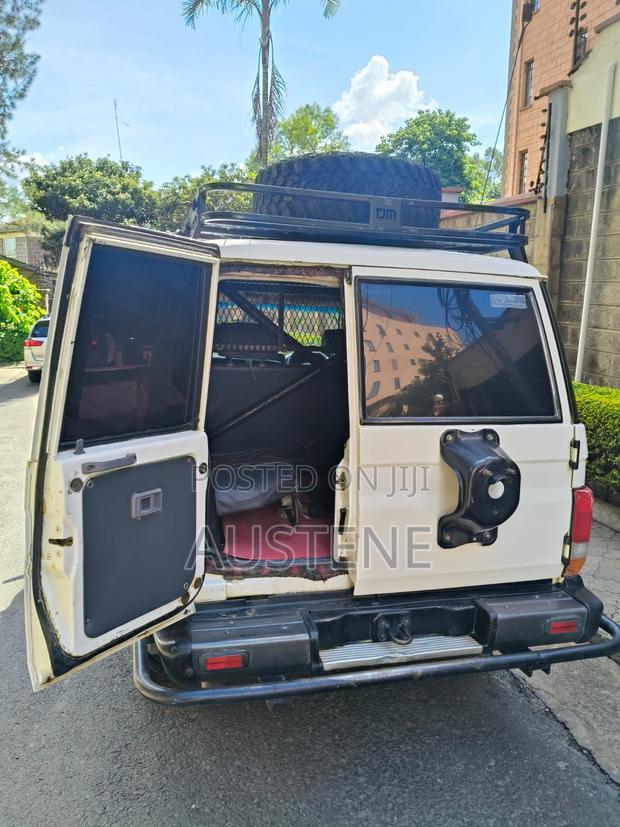 Toyota Land Cruiser 2011 White