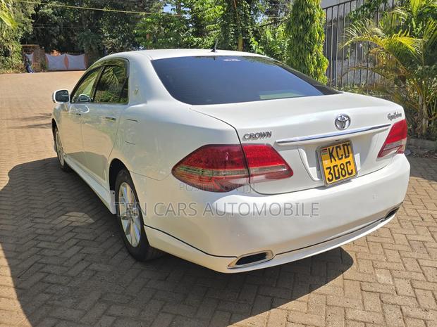 Toyota Crown 2008 White