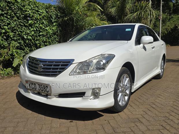 Toyota Crown 2008 White