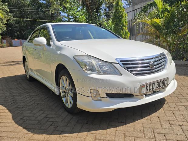 Toyota Crown 2008 White